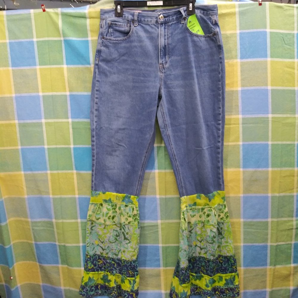 2252 Jeaniemade Size 14 American Eagle Mom Jean Bell-Bottoms
